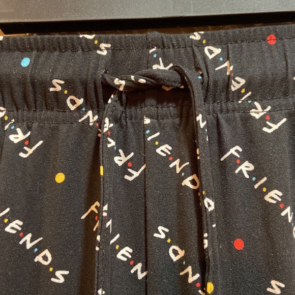 H502/NWT Friends Black Graphic Print Lounge/Sleep Pants - Picture 2 of 8